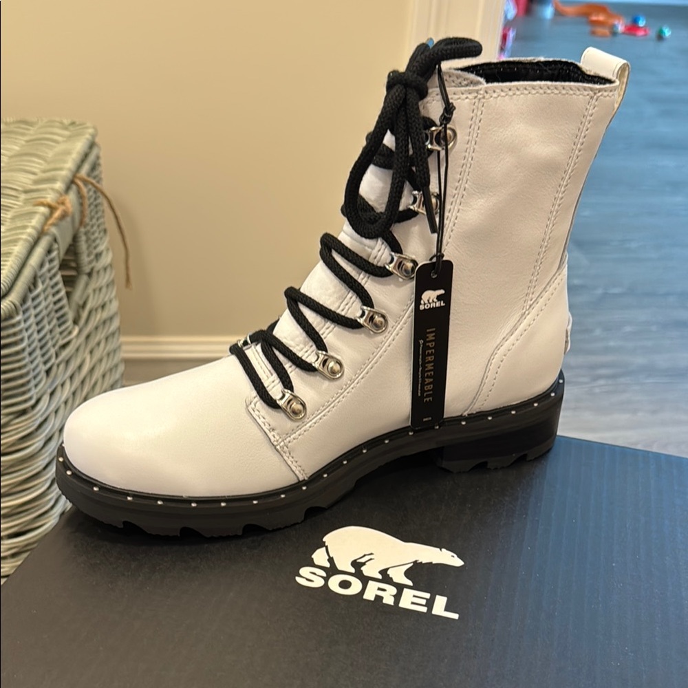 Sorel White and Black Combat Moto Boots